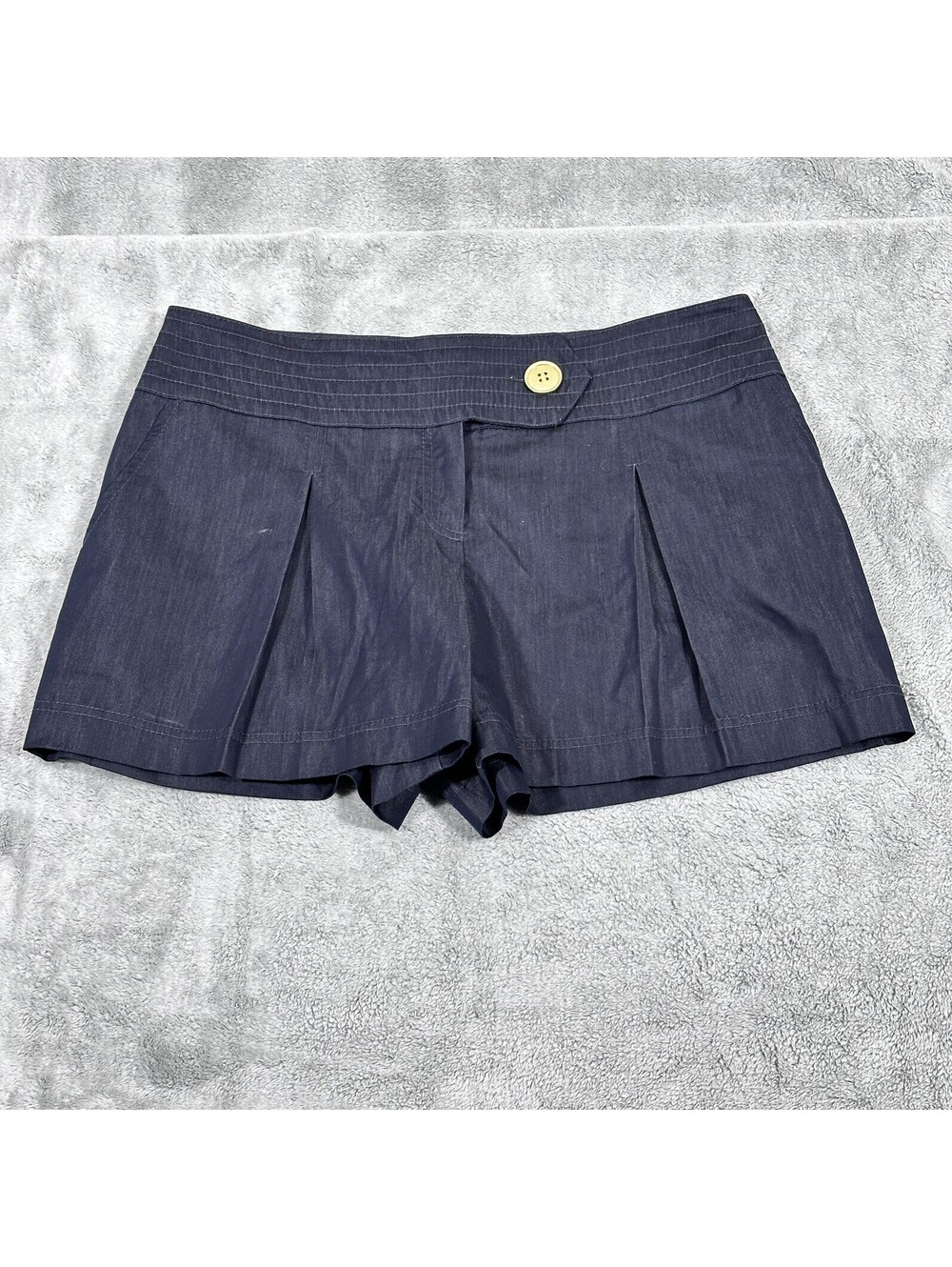 Cache Women’s 12 Nazvy Blue Pleated Shorts W/Gold Button Excellent Slight Sheen - Picture 1 of 6